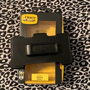 iPhone 7/8 OtterBox clip